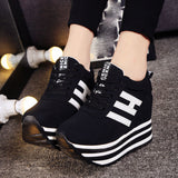 I Casual Lace Up Sneaker Canvas