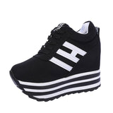 I Casual Lace Up Sneaker Canvas